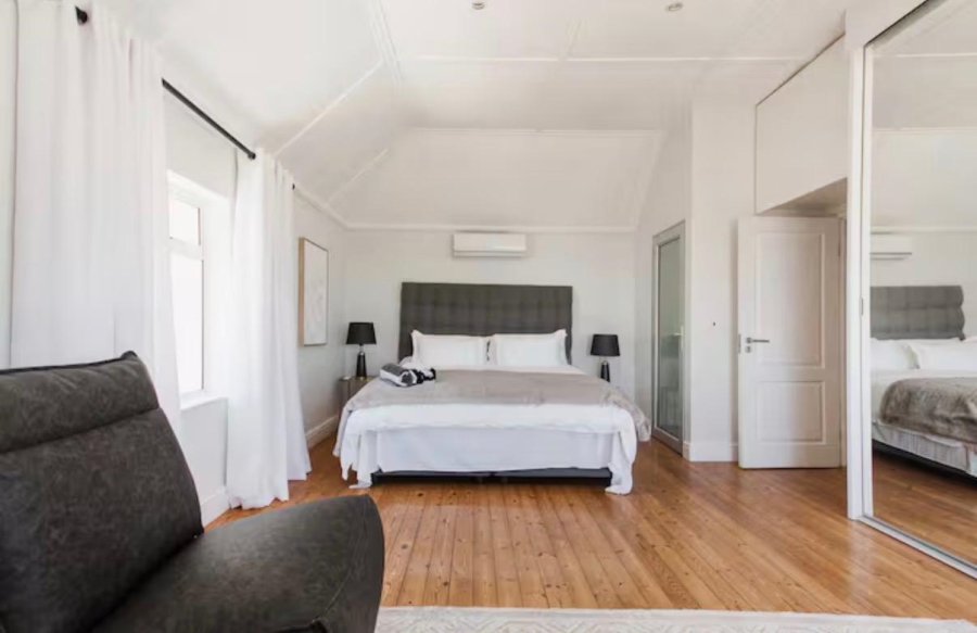 To Let 2 Bedroom Property for Rent in Green Point Western Cape